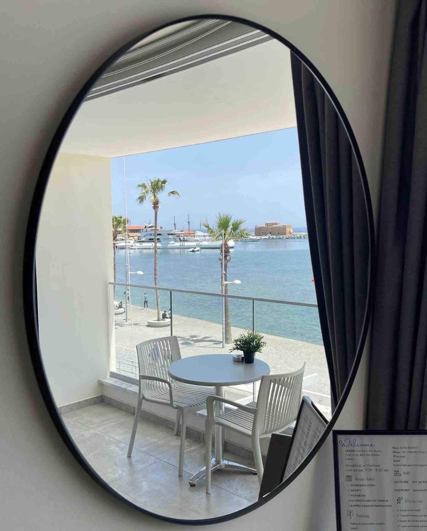 Harbour Lights Studio Apartments Paphos Exterior foto
