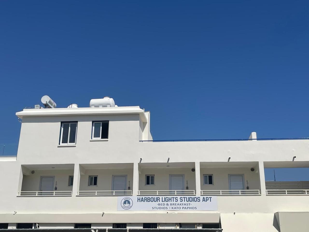 Harbour Lights Studio Apartments Paphos Exterior foto